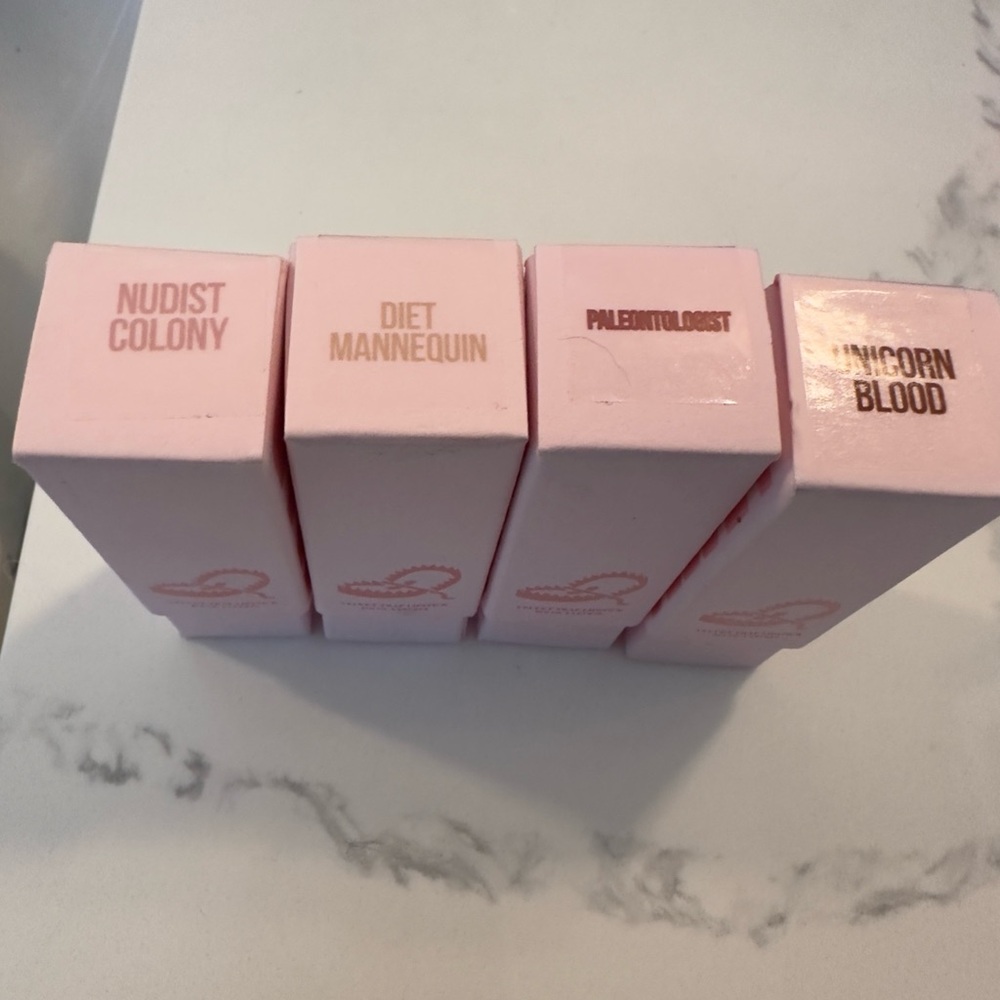 Jeffree Star Velvet Trap